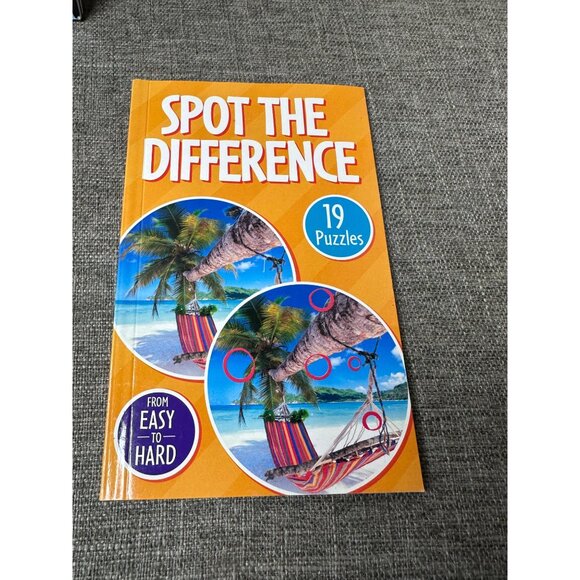 Scratch & Sparkle Mermaids Activity Book & Spot The Difference Puzzle Books Set - Picture 4 of 7